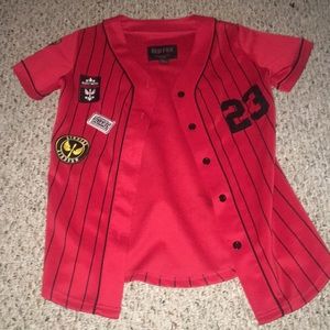 red jersey